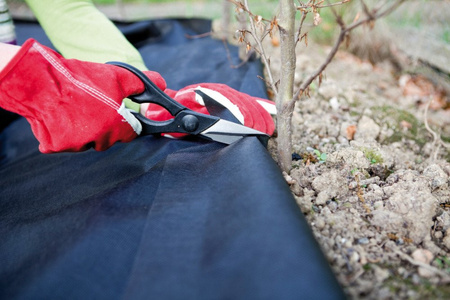 Agrowłóknina 50g 1,1x100m brąz UV POLSKA