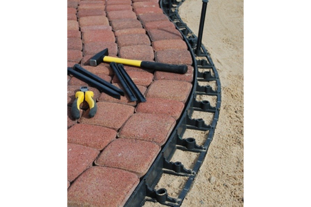 Obrzeże ogrodowe Ekobord UNI 45mm + 3 szt. kotew